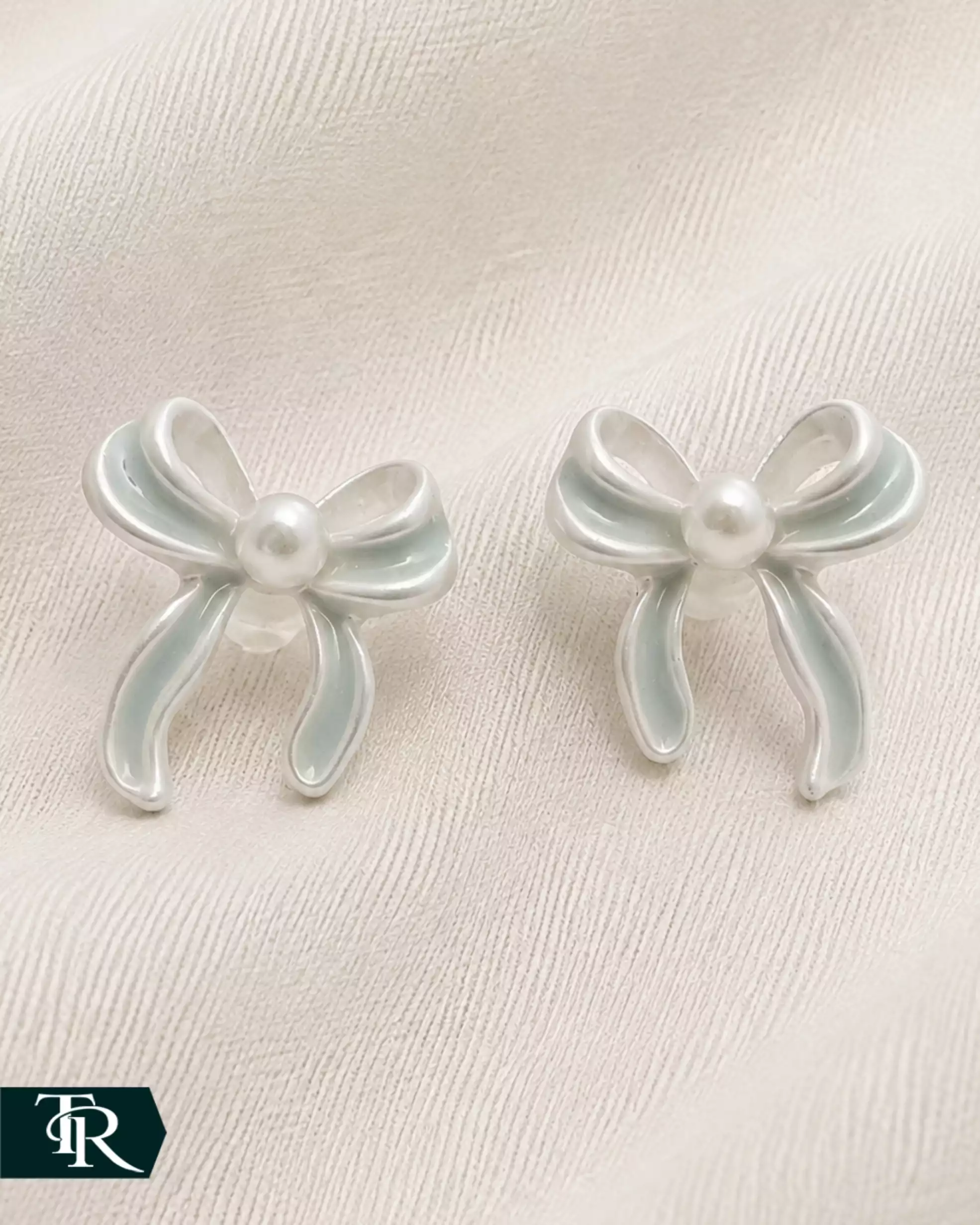 گوشواره میخی پاپیون کد70